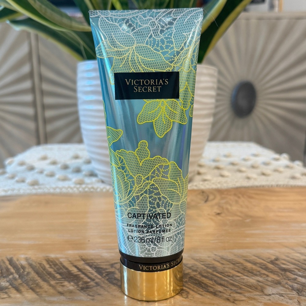 Victoria's Secret Captivated Fragrance Lotion 8oz Bergamot Splash Solar NEW
